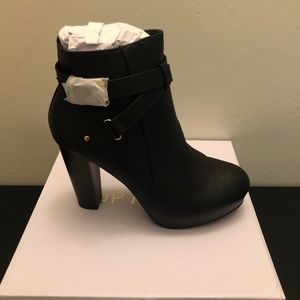Ladies boots
